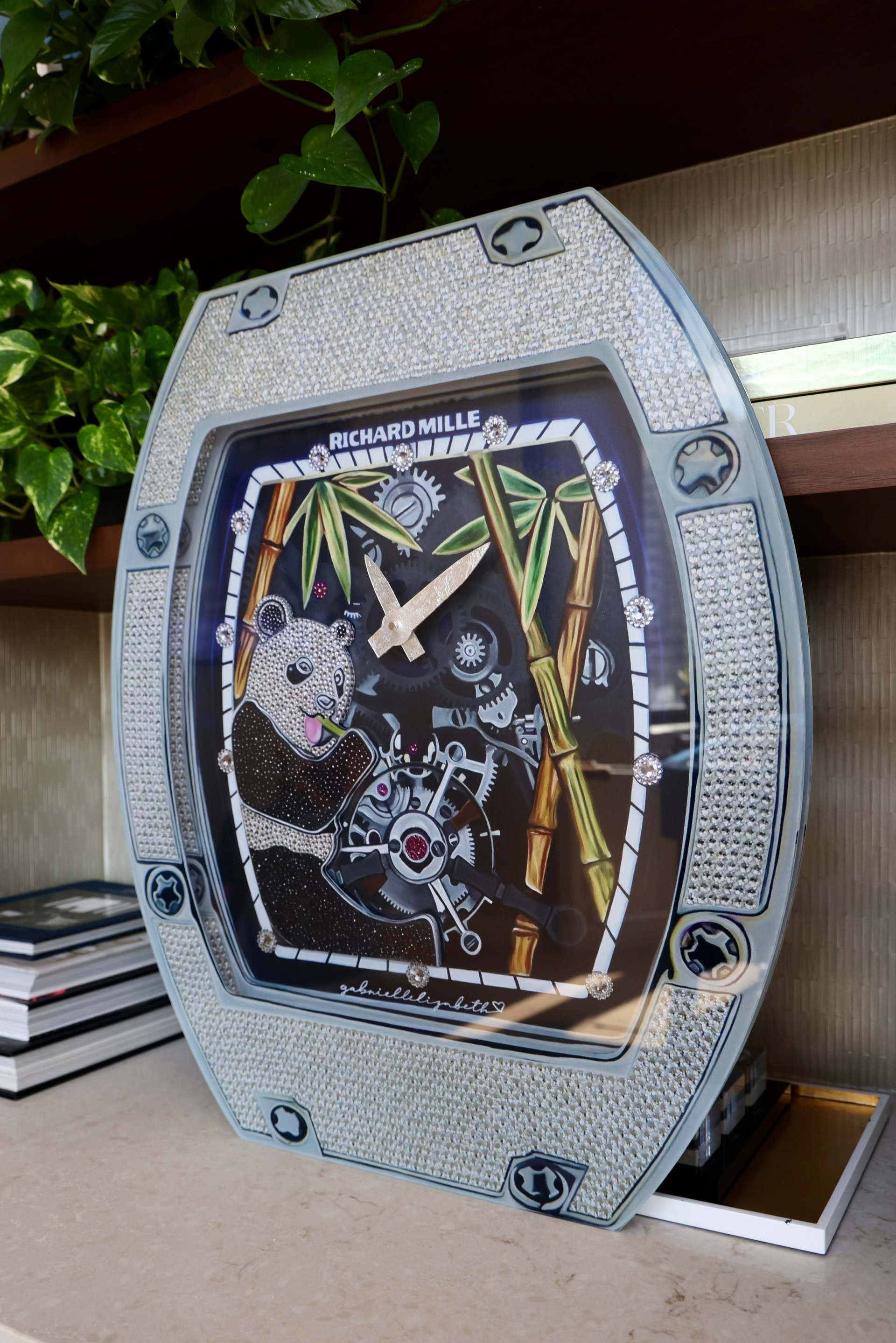 RICHARD MILLE 　オブジェ　置き物　限定品　　芸術品 Richard Mille Panda Inspired Metal Art | Functional Wall Clock
