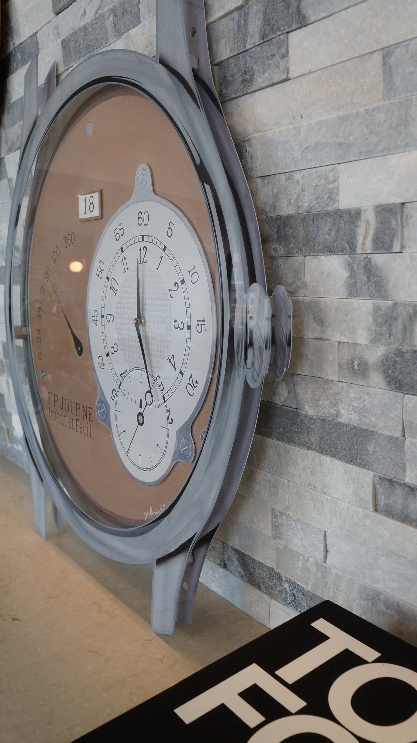 5:14 96 18 Tan Metal